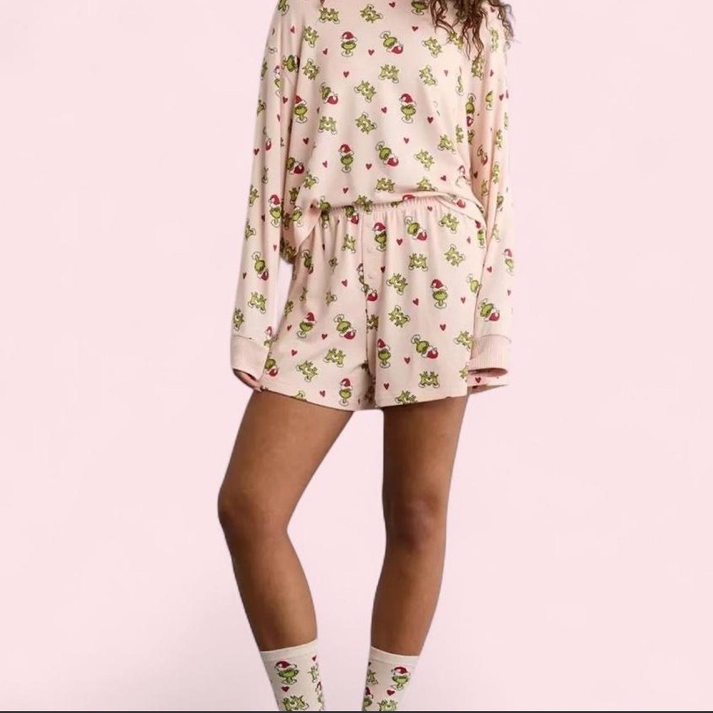 Grinch Holiday Pajama Set from American Eagle